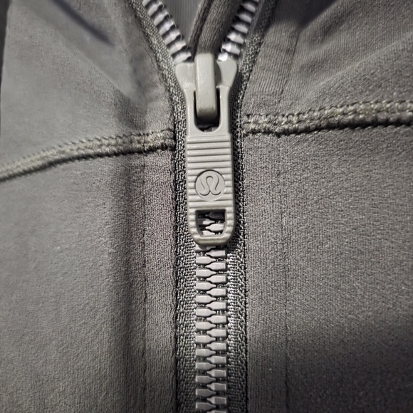 Lululemon Athletica Hooded Army Green Define Jacket Size 6 - Picture 3 of 12